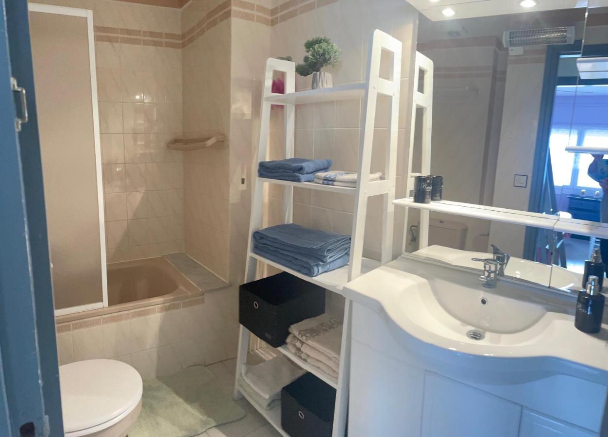 Appartement Magnifique Vue Sur Le Canal Et La Mer D'Емпуриабрава Екстериор снимка